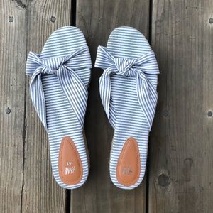 Striped bow platform sandals